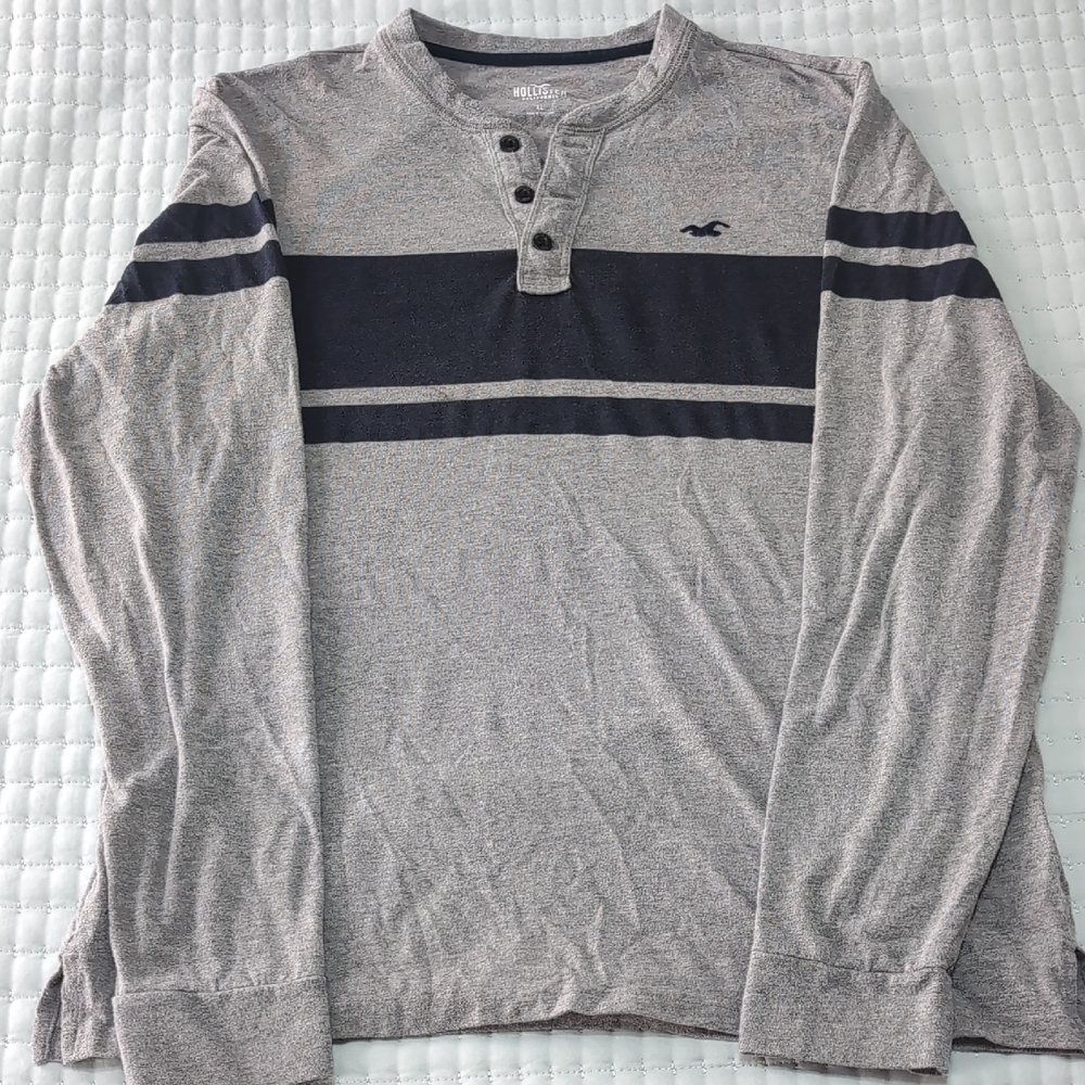 Hollister Men's Gray and Navy Long Sleeve Henley